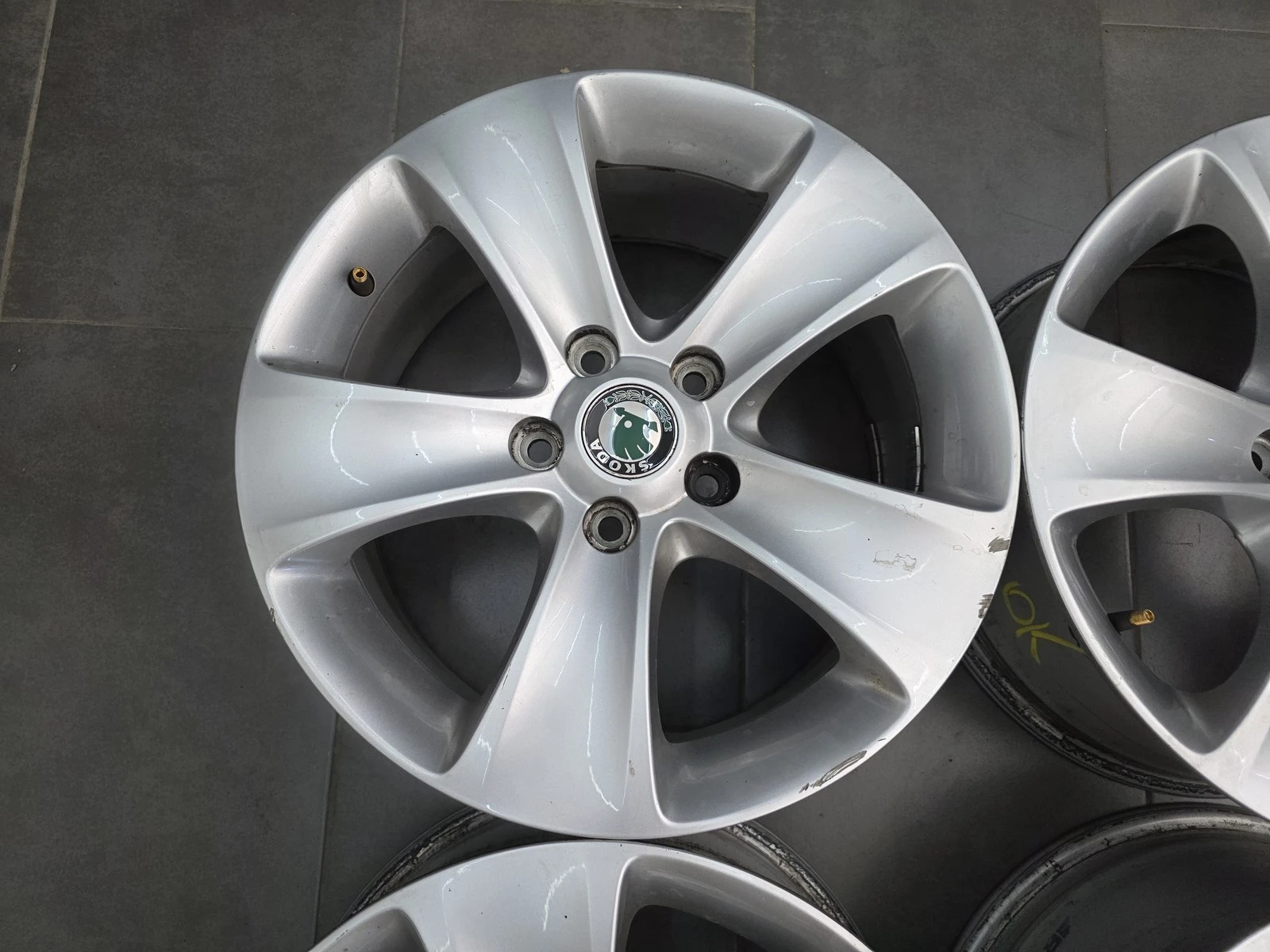 Джанти за Skoda, снимка 6 - Гуми и джанти - 56687938