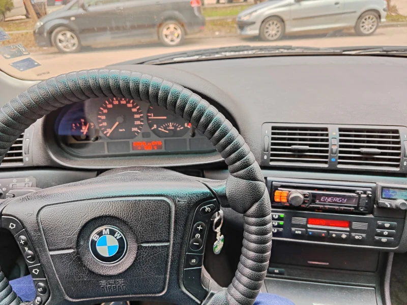 BMW 320 320d, снимка 10 - Автомобили и джипове - 48824761