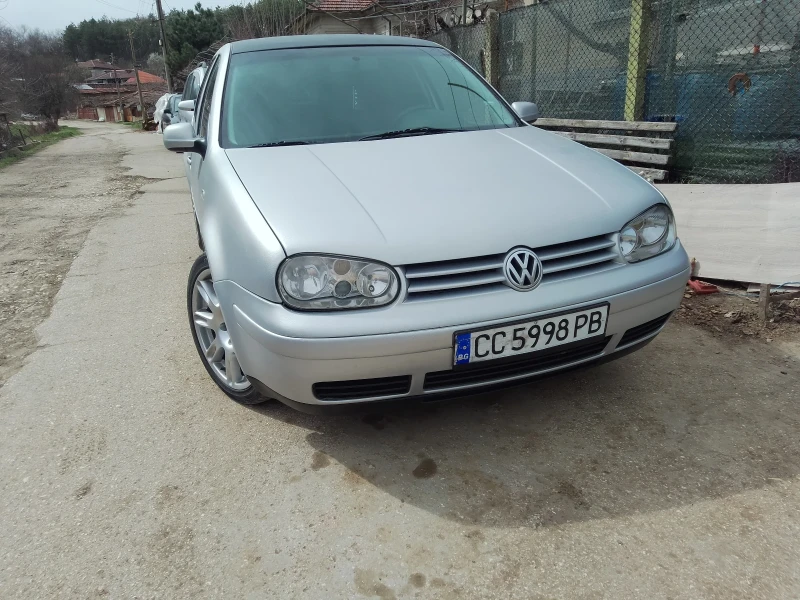 VW Golf, снимка 1 - Автомобили и джипове - 49526846