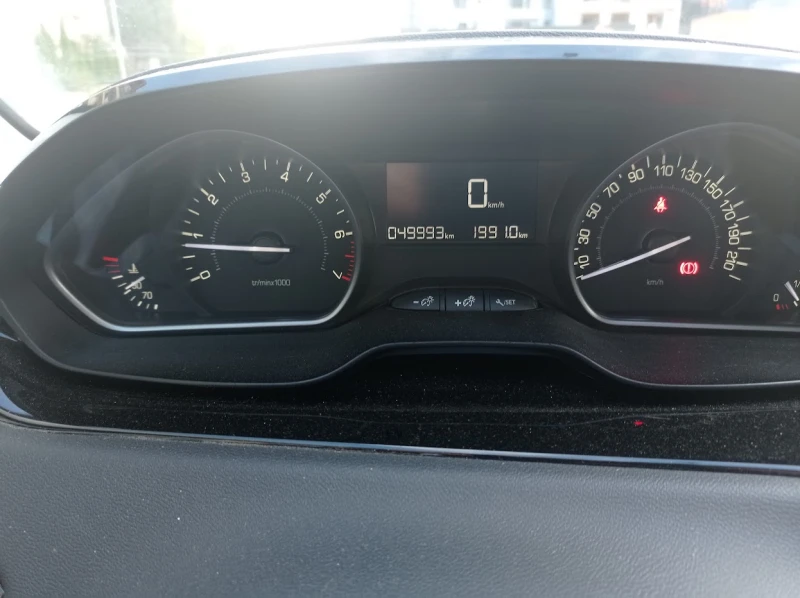 Peugeot 208, снимка 6 - Автомобили и джипове - 52828483