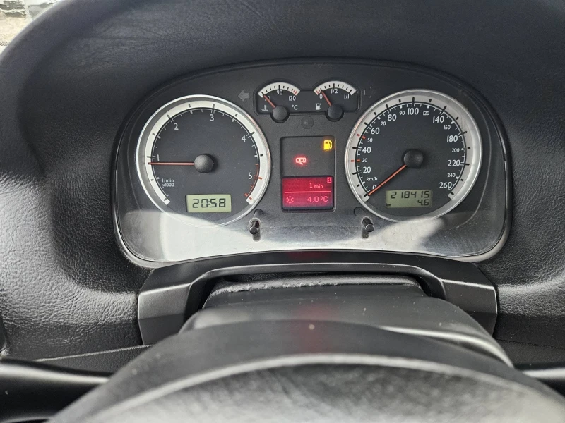 VW Golf 1.9 101 ITALY, снимка 12 - Автомобили и джипове - 52859752