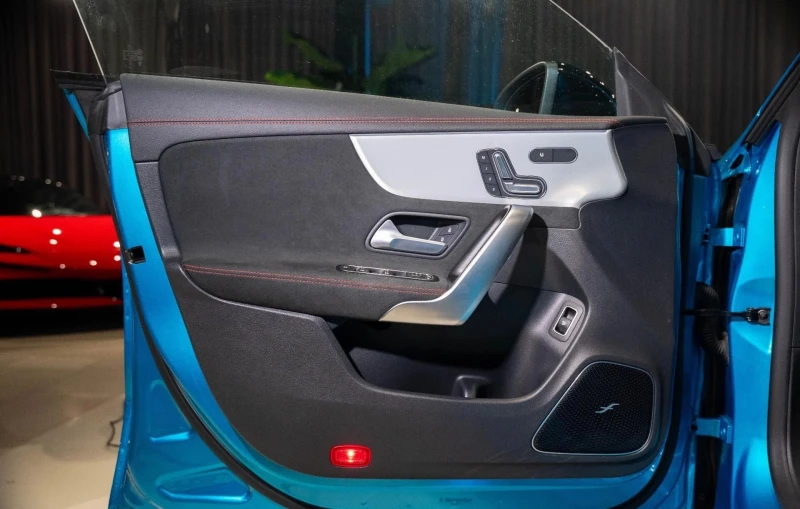 Mercedes-Benz CLA 35 AMG Coupe Mild Hybrid 4MATIC, снимка 12 - Автомобили и джипове - 53316747