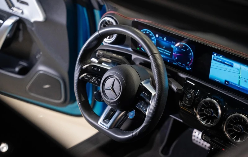 Mercedes-Benz CLA 35 AMG Coupe Mild Hybrid 4MATIC, снимка 10 - Автомобили и джипове - 53316747