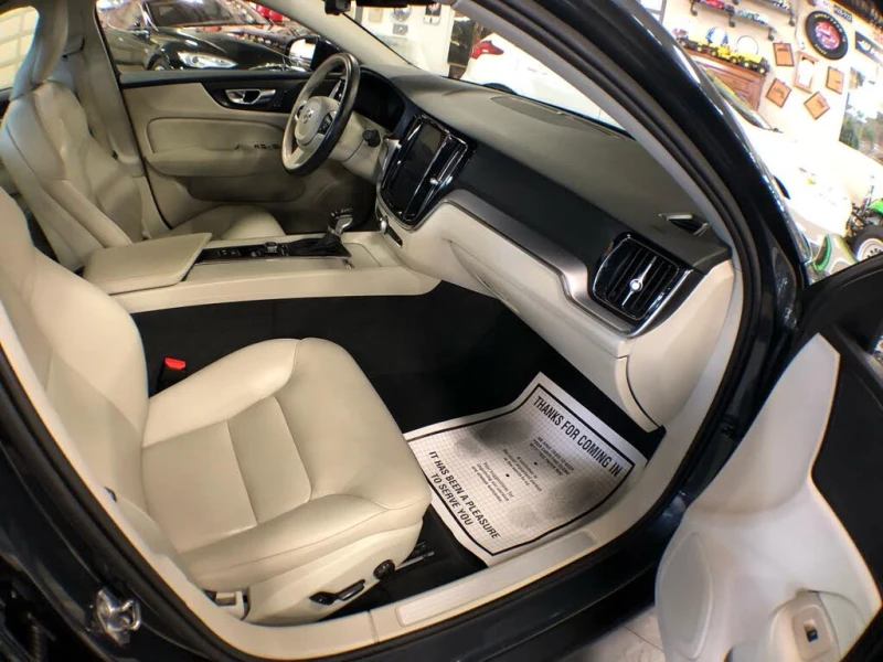 Volvo S60 !T6 Momentum AWD!* АвтоКредит* Цена до БГ* , снимка 13 - Автомобили и джипове - 53514679