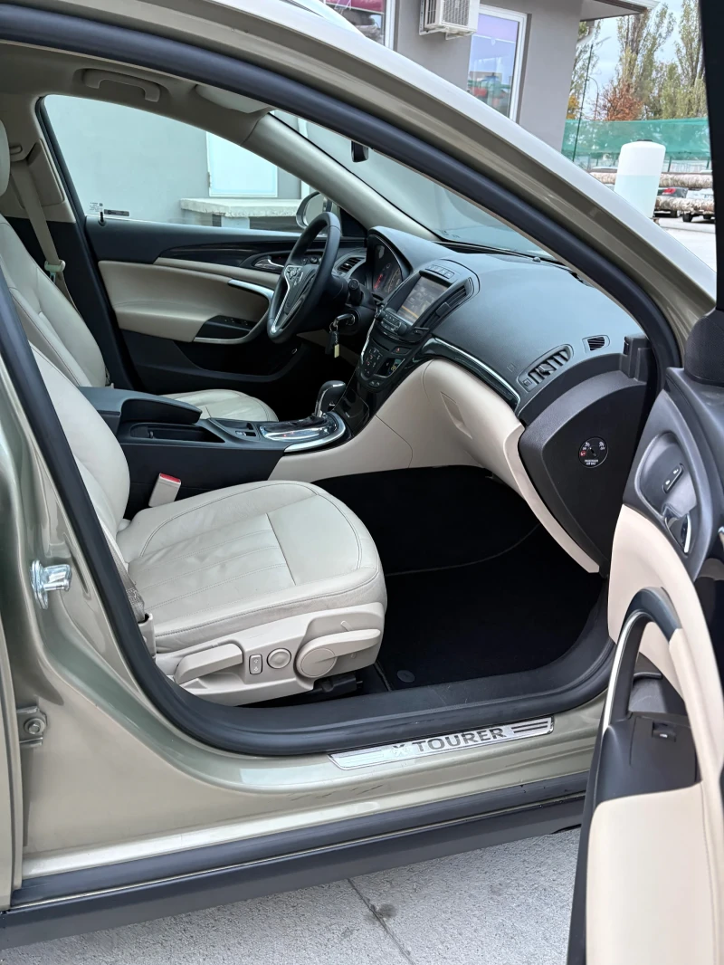 Opel Insignia Country Tourer 4x4 2.0 diesel 170kc Euro 6 Automat, снимка 16 - Автомобили и джипове - 53567290