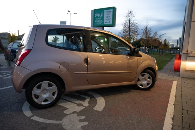 Renault Twingo Miss Sixty - изображение 2