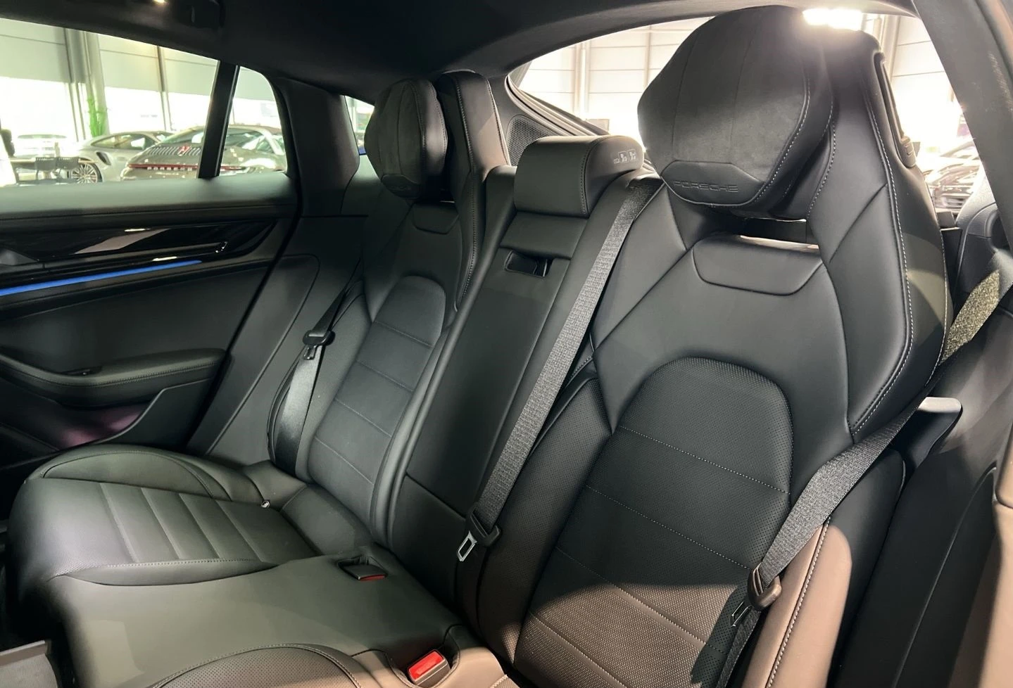 Porsche Panamera 4 Soft-Close Head-Up  | Mobile.bg   12