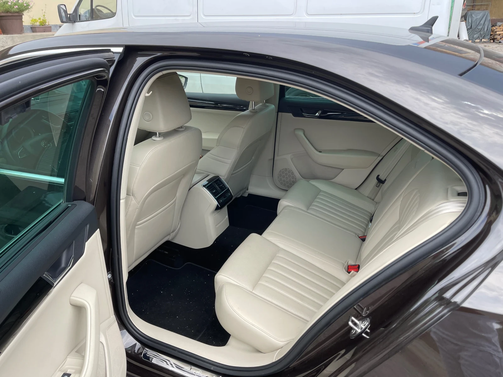 Skoda Superb Laurin & Klement 2.0 193k.c - изображение 7
