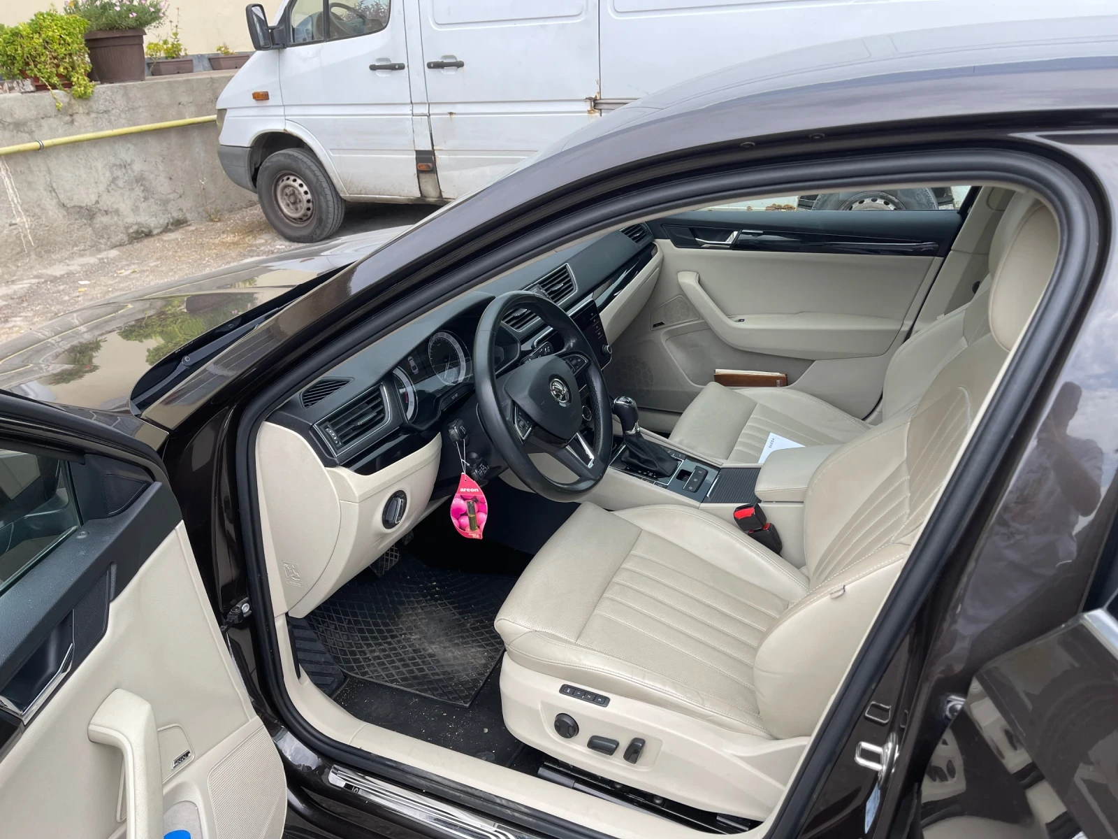 Skoda Superb Laurin & Klement 2.0 193k.c - изображение 8