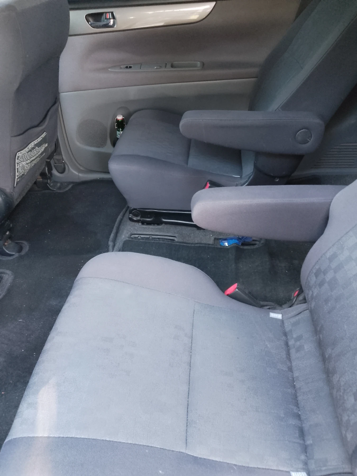 Toyota Avensis VERSO  - изображение 8