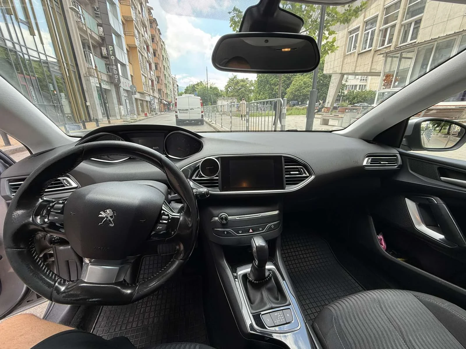 Peugeot 308 Пълна сервизна история+ 2 комплекта гуми (зимни и  - изображение 7