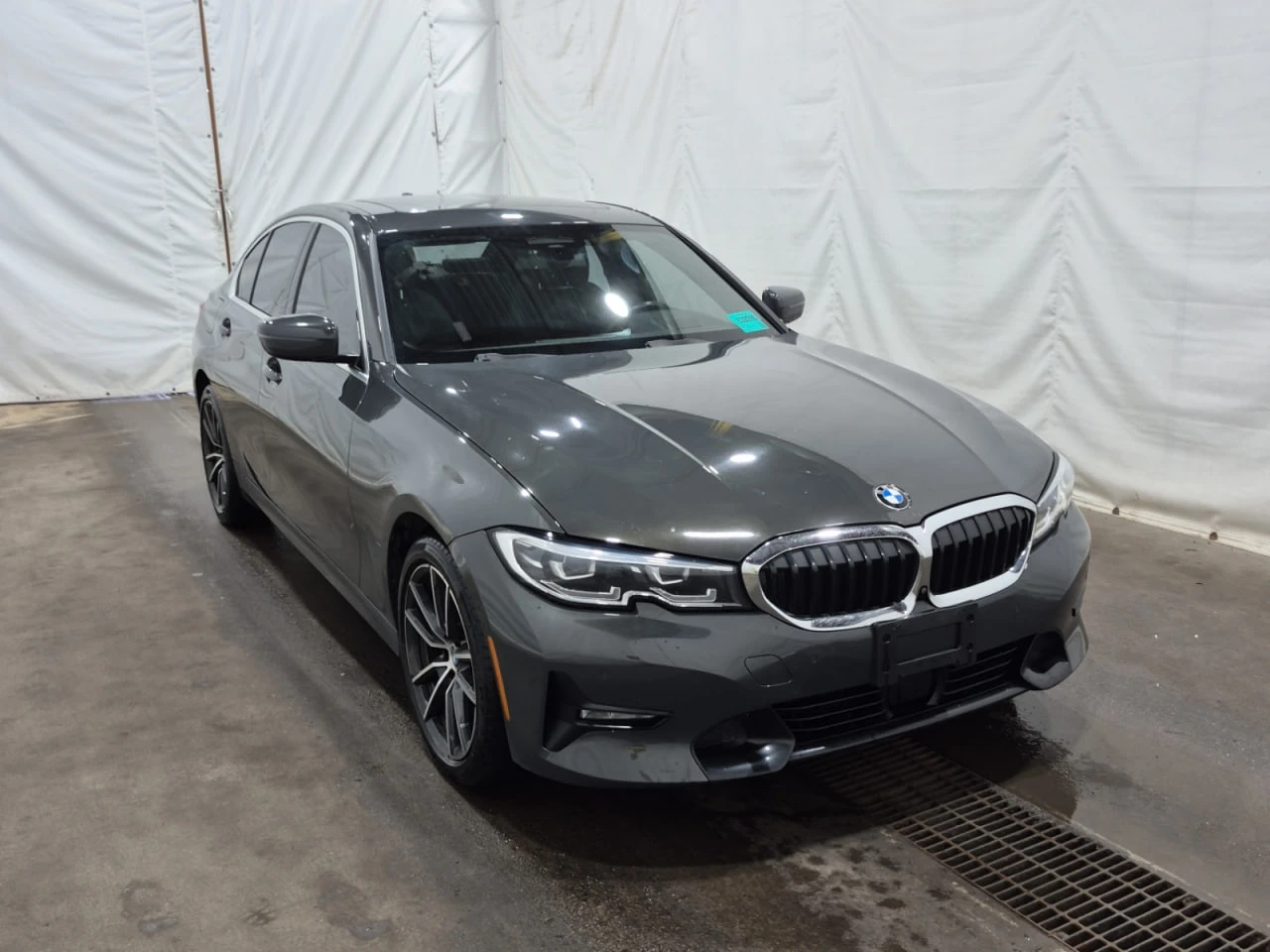 BMW 330 * CARFAX * АВТО КРЕДИТ * ЦЕНА ДО БГ! - изображение 3