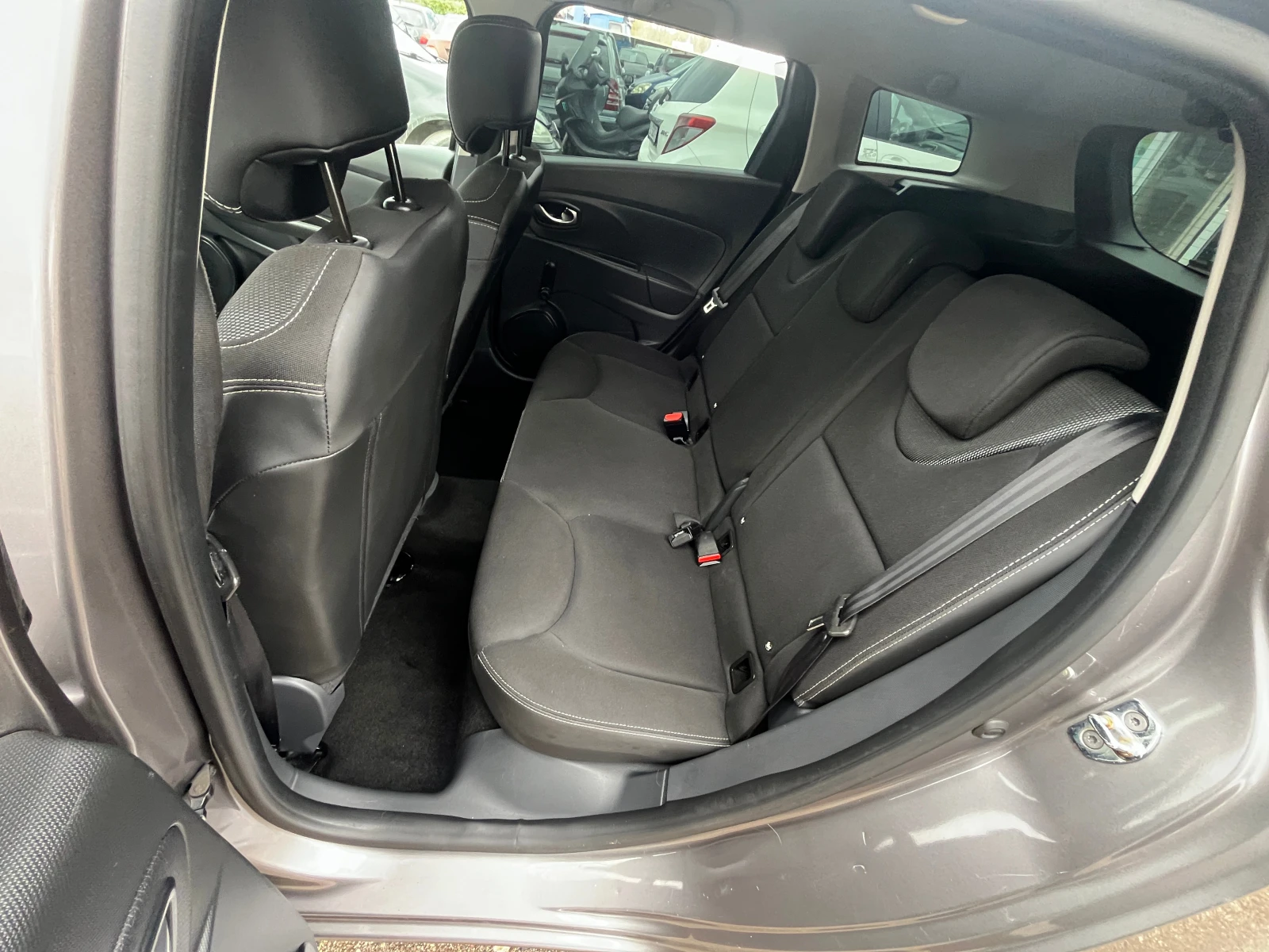 Renault Clio 1.2 БЕНЗИН - изображение 8