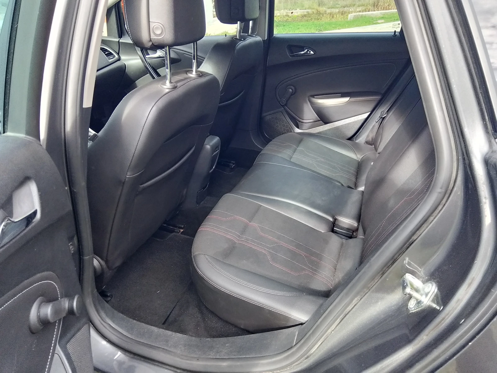 Opel Astra J 1.6 Turbo - изображение 10