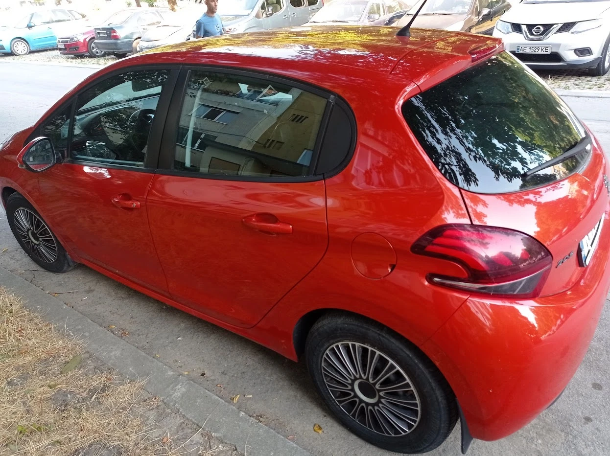 Peugeot 208  - изображение 4