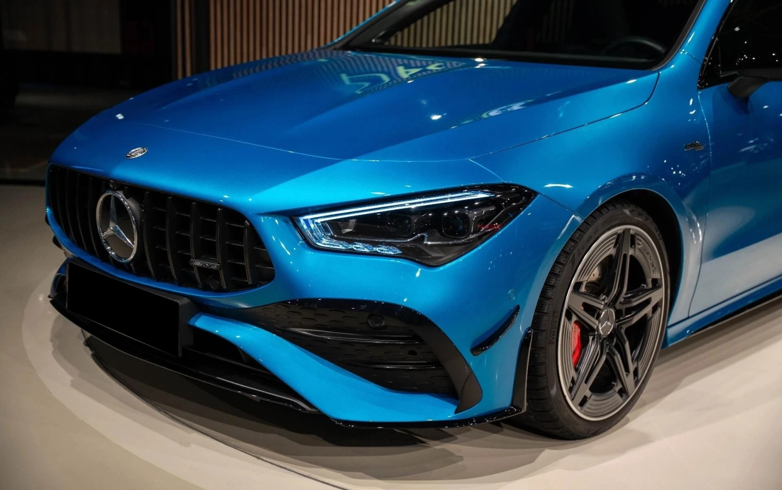 Mercedes-Benz CLA 35 AMG Coupe Mild Hybrid 4MATIC - изображение 6