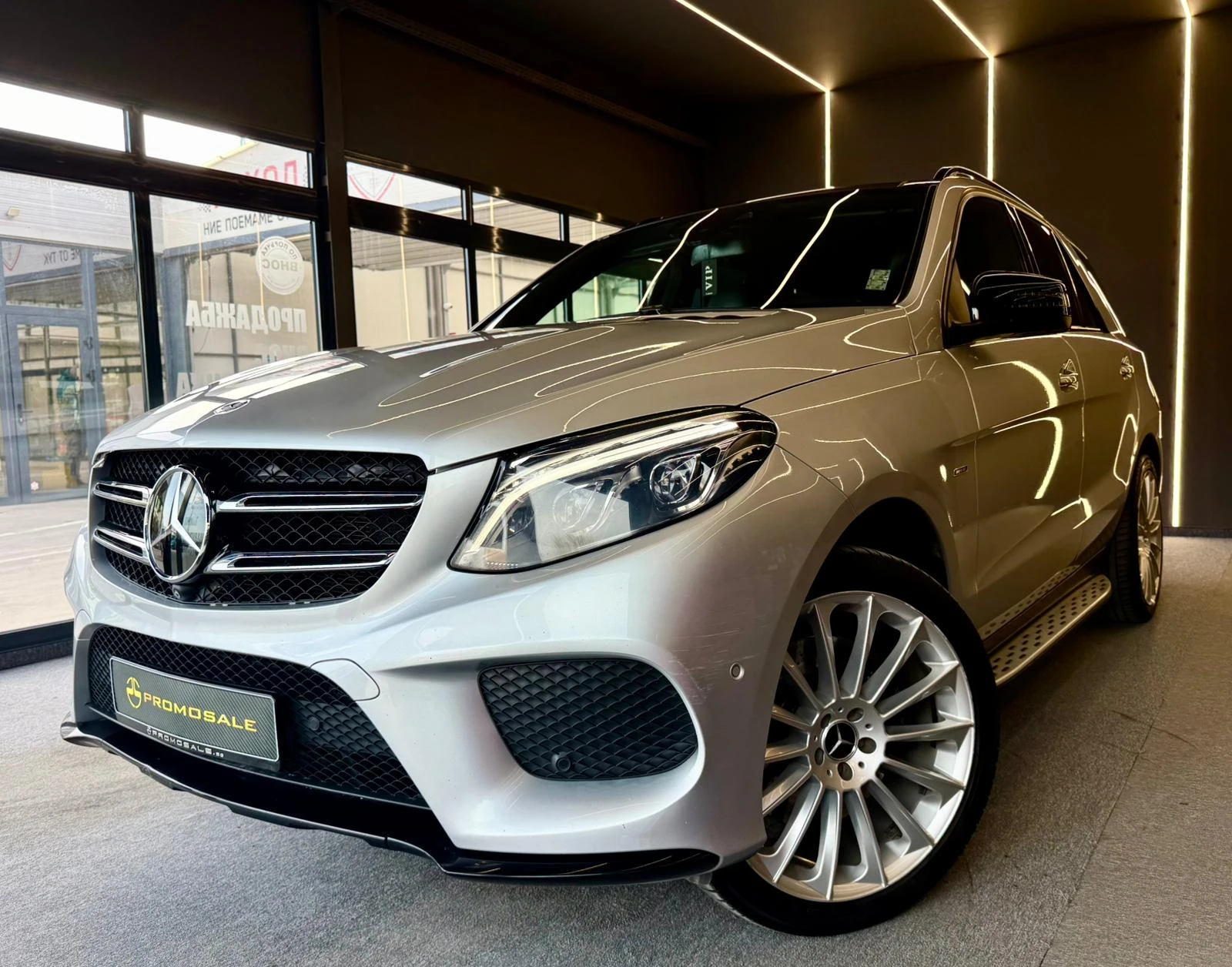 Mercedes-Benz GLE 450 AMG* 4Matic * Панорама * Лизинг, снимка 3 - Автомобили и джипове - 53878721