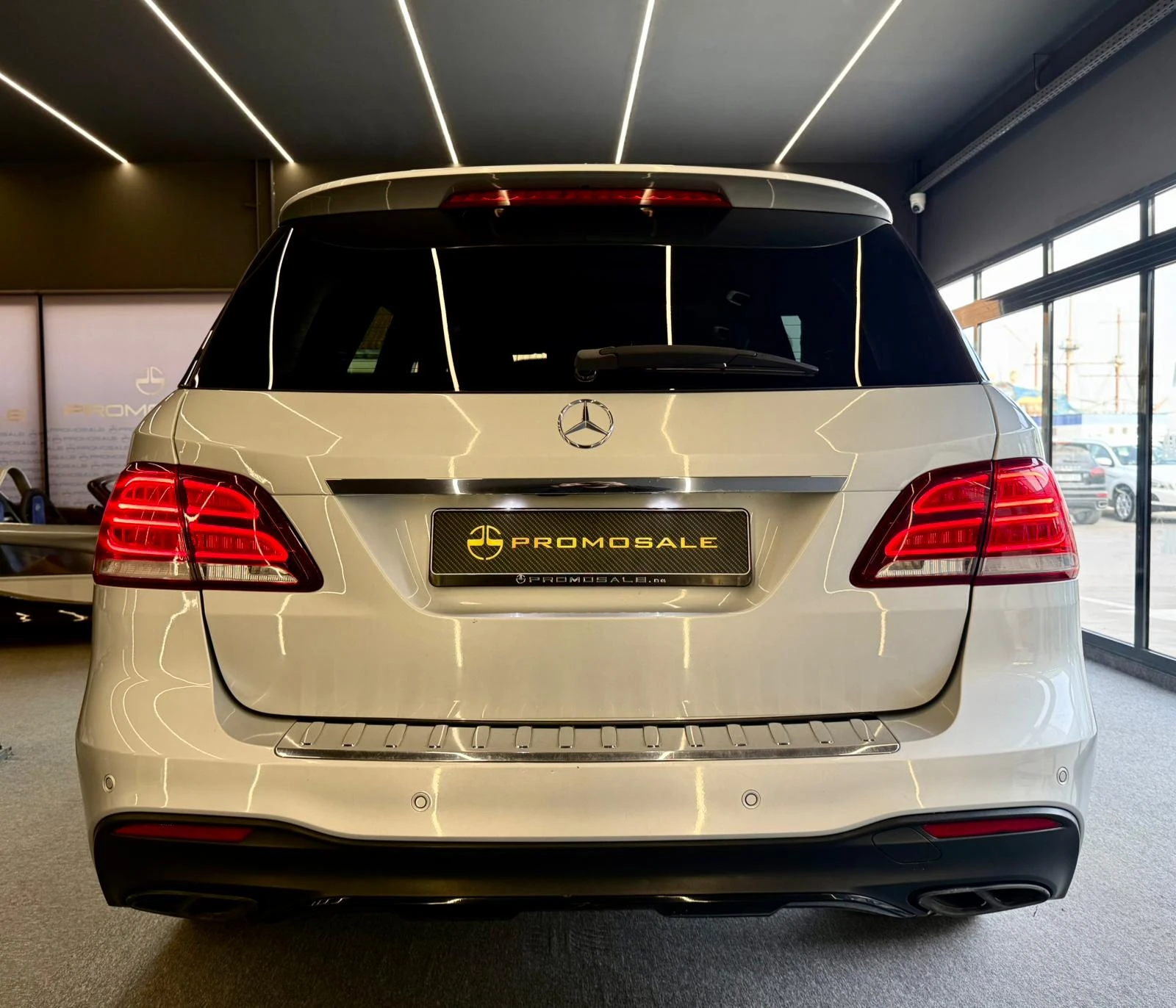 Mercedes-Benz GLE 450 AMG* 4Matic * Панорама * Лизинг, снимка 5 - Автомобили и джипове - 53878721