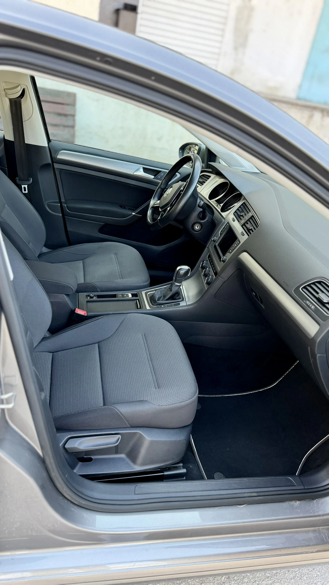 VW Golf 7 1.4 TSI 150 к.с. | Автомат | Сервизна история VW, снимка 6 - Автомобили и джипове - 54053223