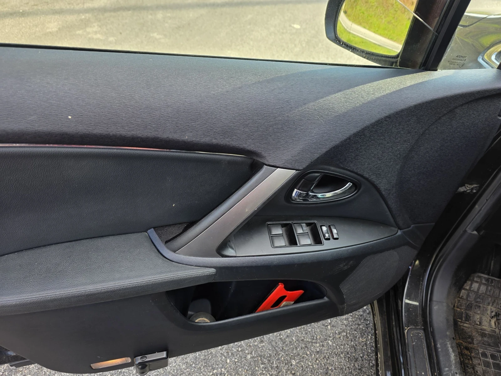 Toyota Avensis 2.0, снимка 13 - Автомобили и джипове - 54177111