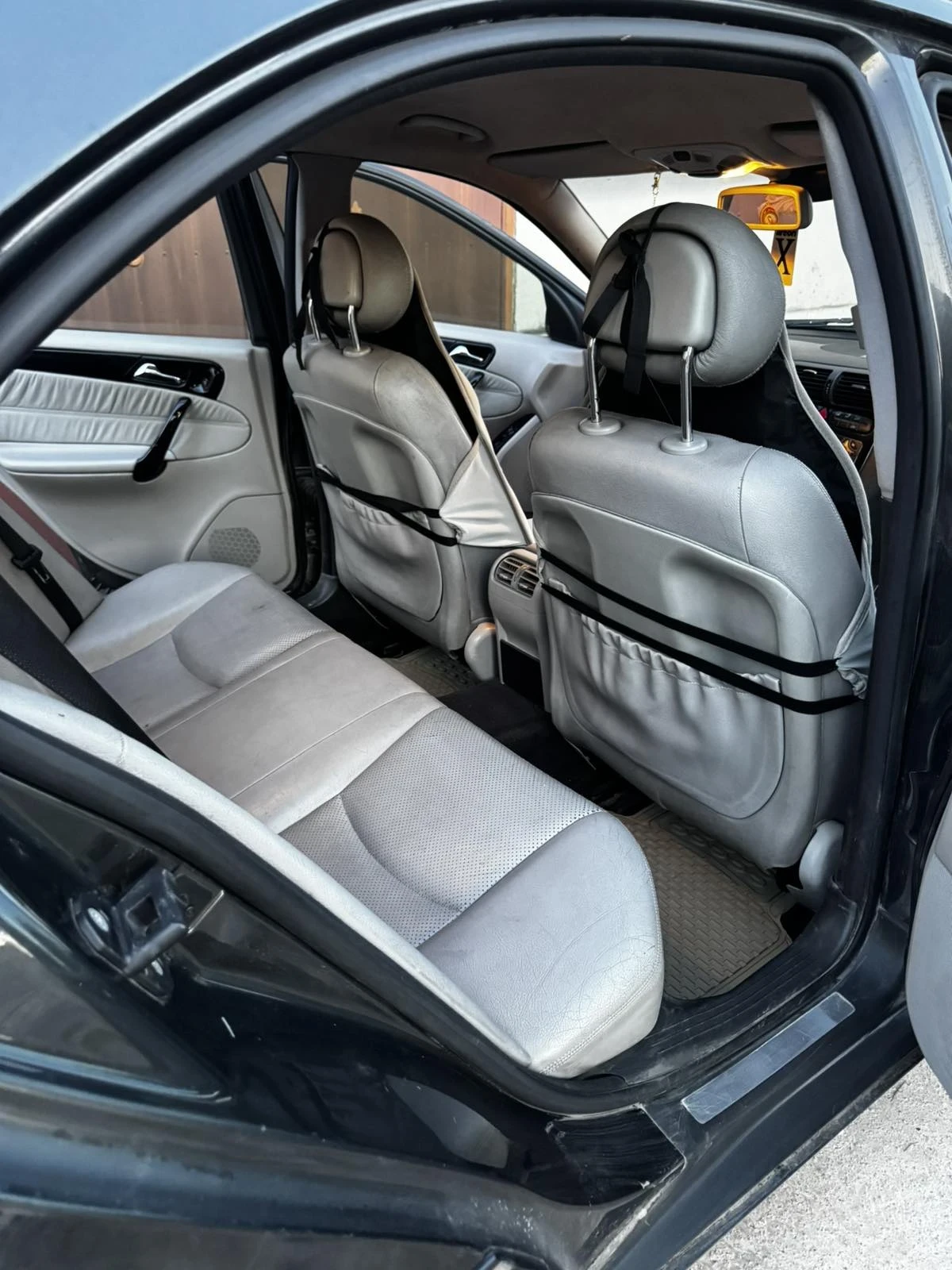 Mercedes-Benz C 220, снимка 5 - Автомобили и джипове - 54289631