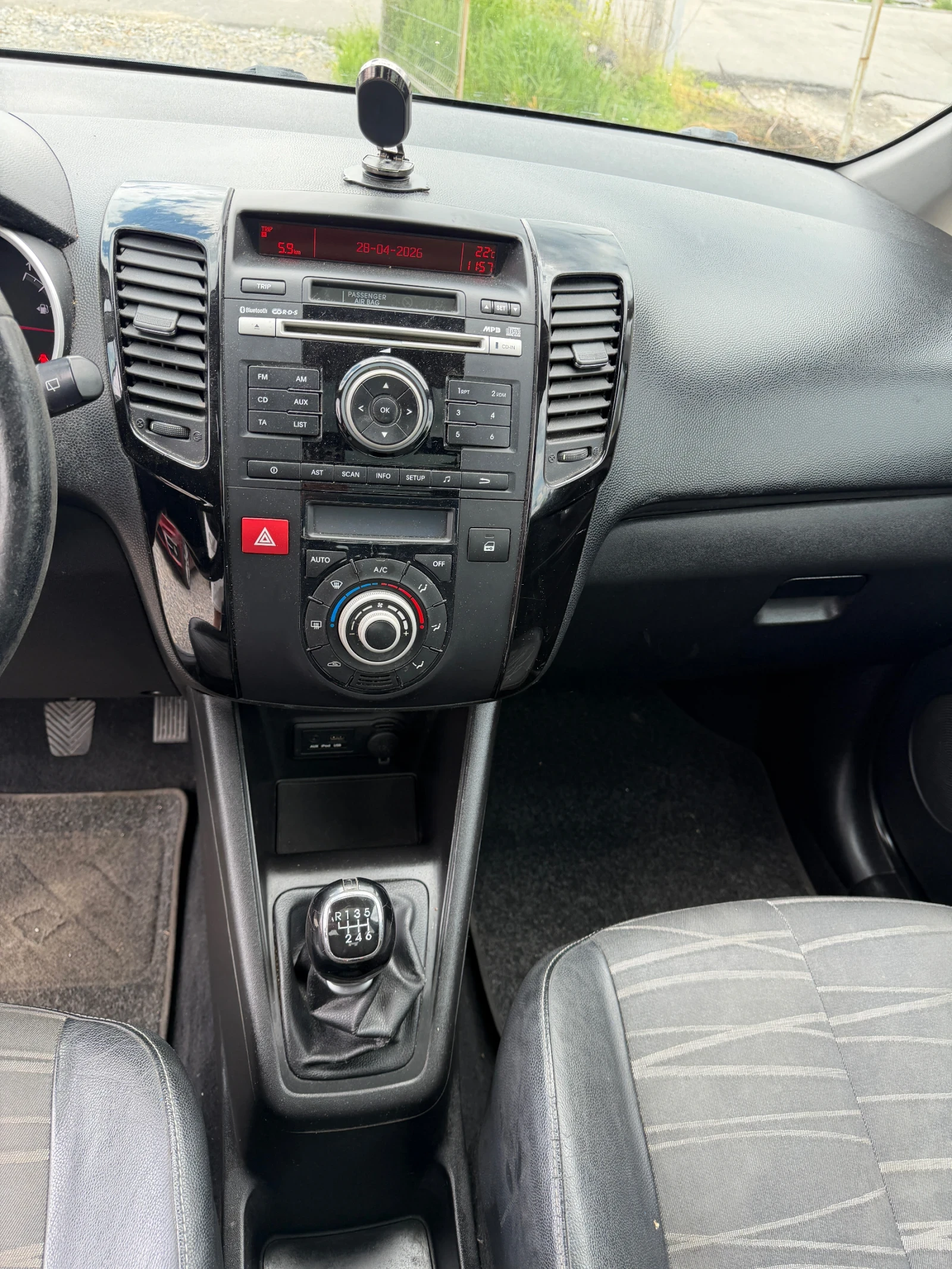 Kia Venga 1.4 crdi панорама* парктроник, снимка 10 - Автомобили и джипове - 54346189