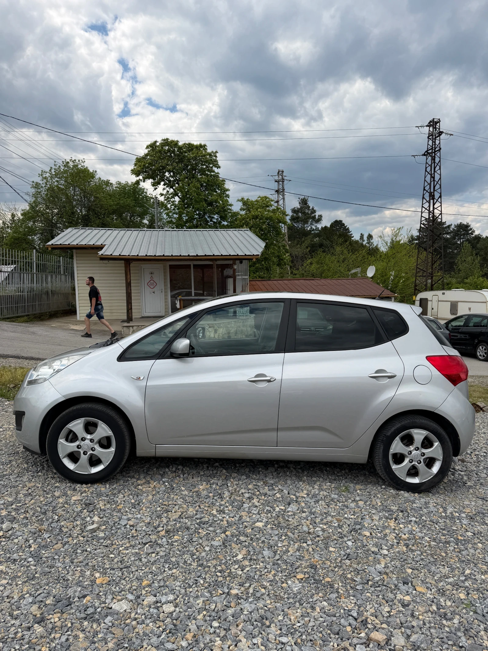 Kia Venga 1.4 crdi панорама* парктроник, снимка 6 - Автомобили и джипове - 54346189