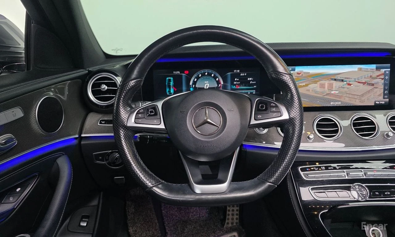 Mercedes-Benz E 300 4MATIC* AMG* HEAD-UP* CARBON* 360 КАМЕРИ* HUD, снимка 11 - Автомобили и джипове - 54598403
