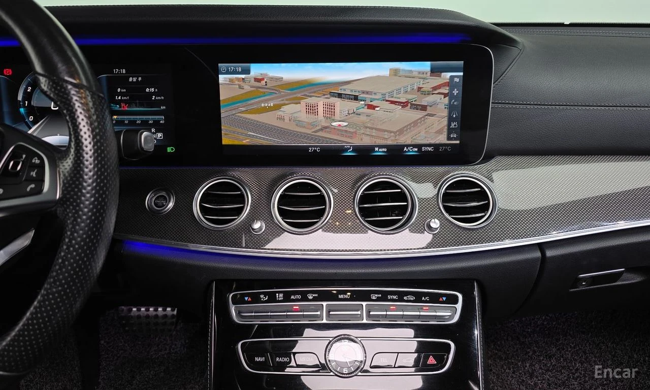 Mercedes-Benz E 300 4MATIC* AMG* HEAD-UP* CARBON* 360 КАМЕРИ* HUD, снимка 13 - Автомобили и джипове - 54598403