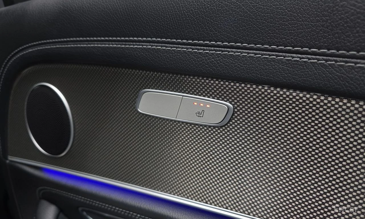 Mercedes-Benz E 300 4MATIC* AMG* HEAD-UP* CARBON* 360 КАМЕРИ* HUD, снимка 16 - Автомобили и джипове - 54598403