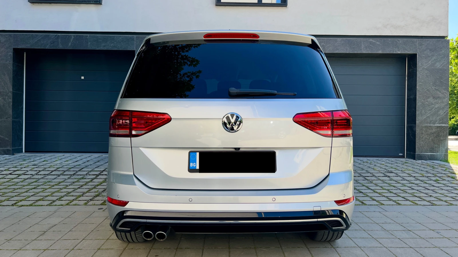 VW Touran R LINE, снимка 7 - Автомобили и джипове - 54726332