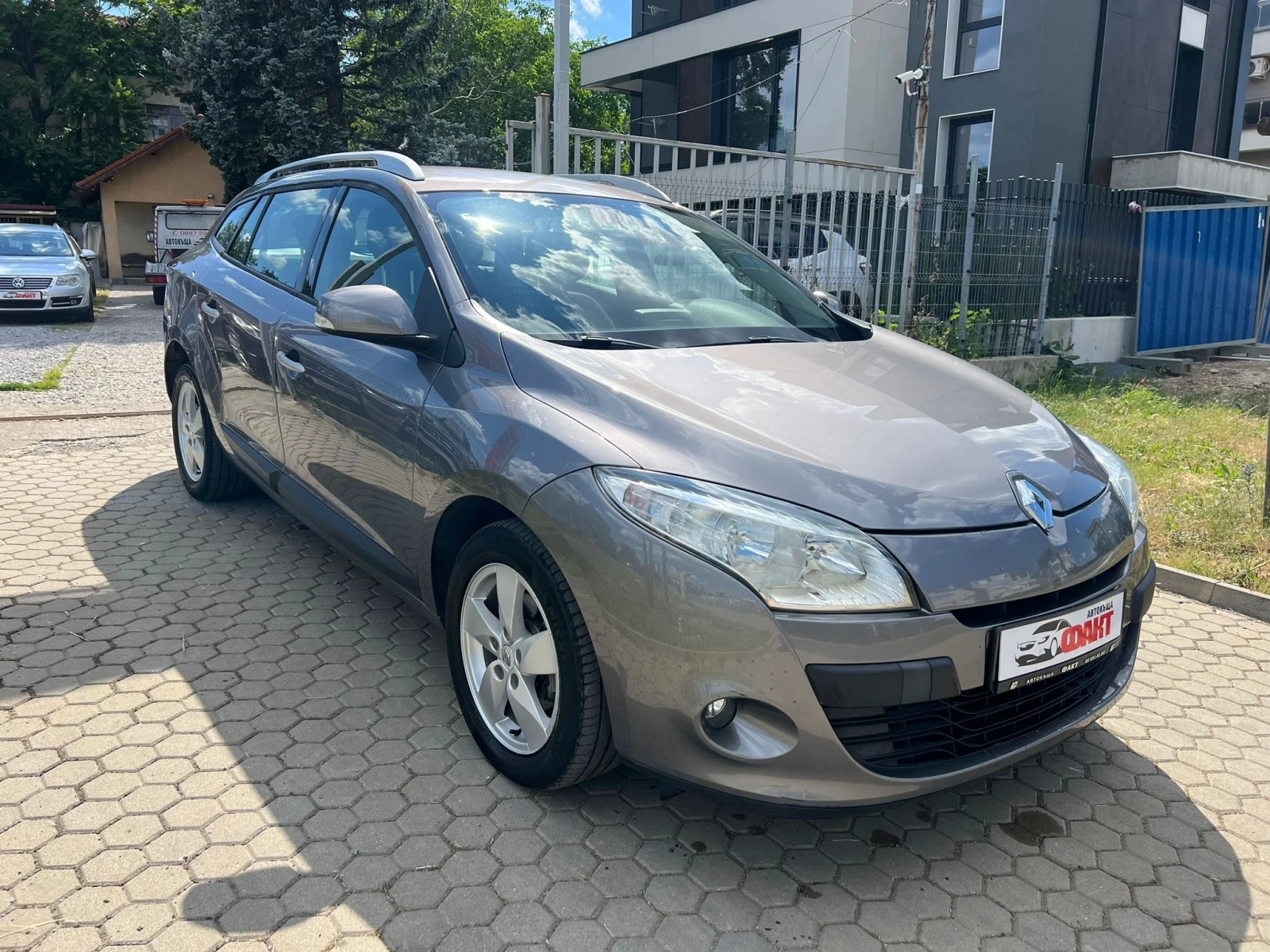Renault Megane 1.5dCi/NAVI, снимка 3 - Автомобили и джипове - 54976727