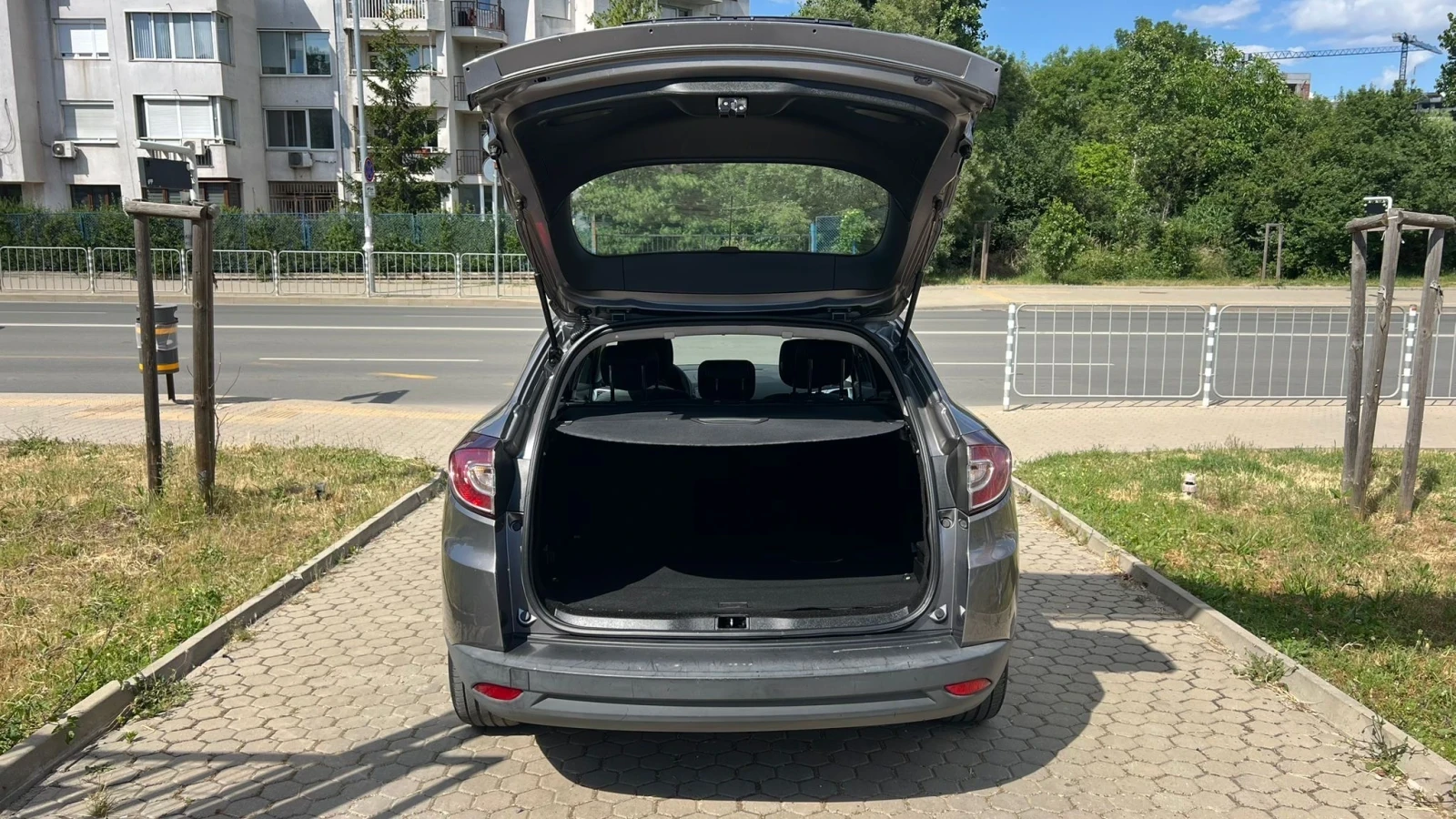 Renault Megane 1.5dCi/NAVI, снимка 14 - Автомобили и джипове - 54976727