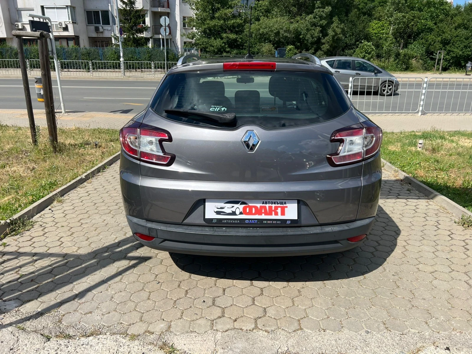 Renault Megane 1.5dCi/NAVI, снимка 5 - Автомобили и джипове - 54976727