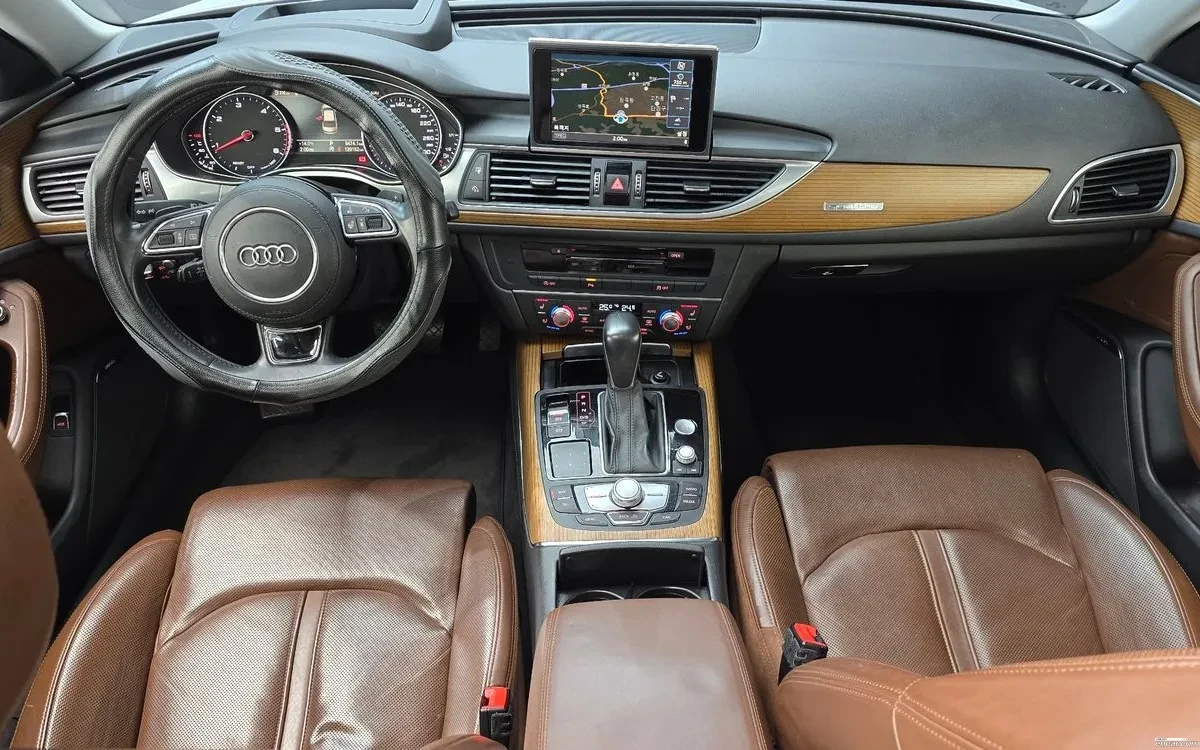 Audi A6 3.0TDI * PREMIUM * ОБДУХВАНЕ * HEAD UP * KEYLESS *, снимка 6 - Автомобили и джипове - 55279045