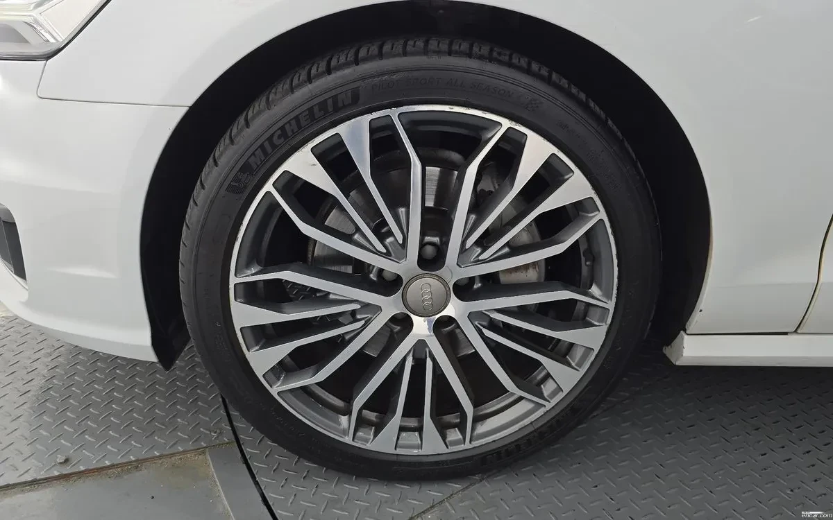 Audi A6 3.0TDI * PREMIUM * ОБДУХВАНЕ * HEAD UP * KEYLESS *, снимка 14 - Автомобили и джипове - 55279045