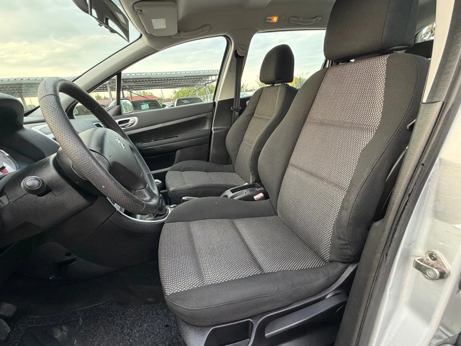 Peugeot 307 1.6HDI FACELIFT ИТАЛИЯ, снимка 5 - Автомобили и джипове - 55353195