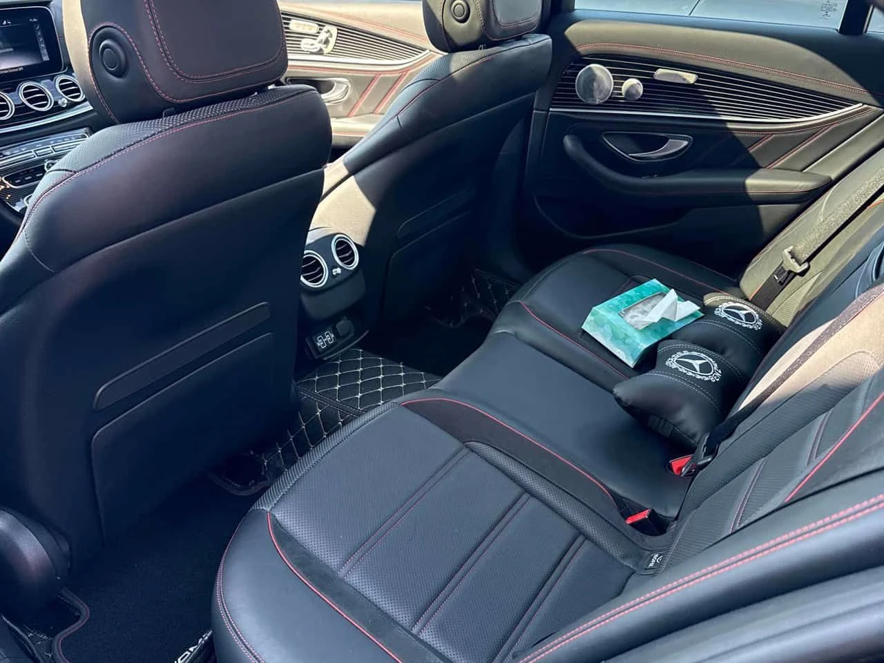 Mercedes-Benz E 53 AMG * CARFAX * ДИСТРОНИК * ОБДУХВАНЕ * BURMESTER * , снимка 12 - Автомобили и джипове - 55355387