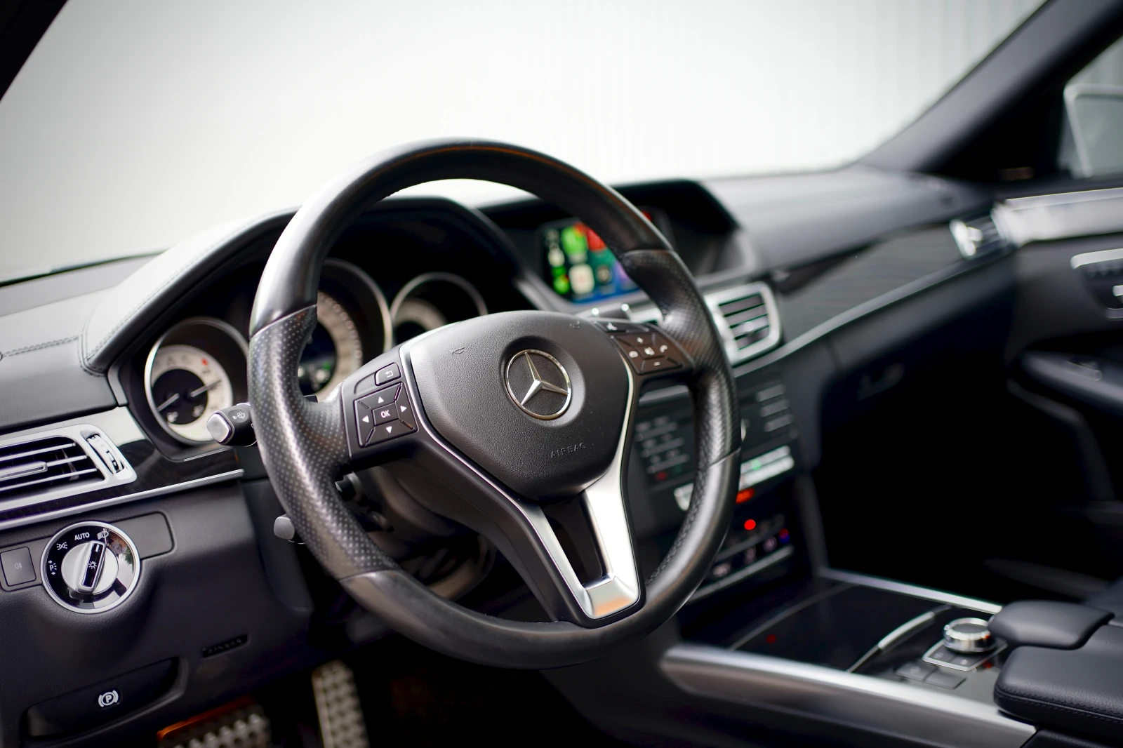 Mercedes-Benz E 400 КАМЕРА/CARFAX/АВТОКРЕДИТ , снимка 5 - Автомобили и джипове - 55830714