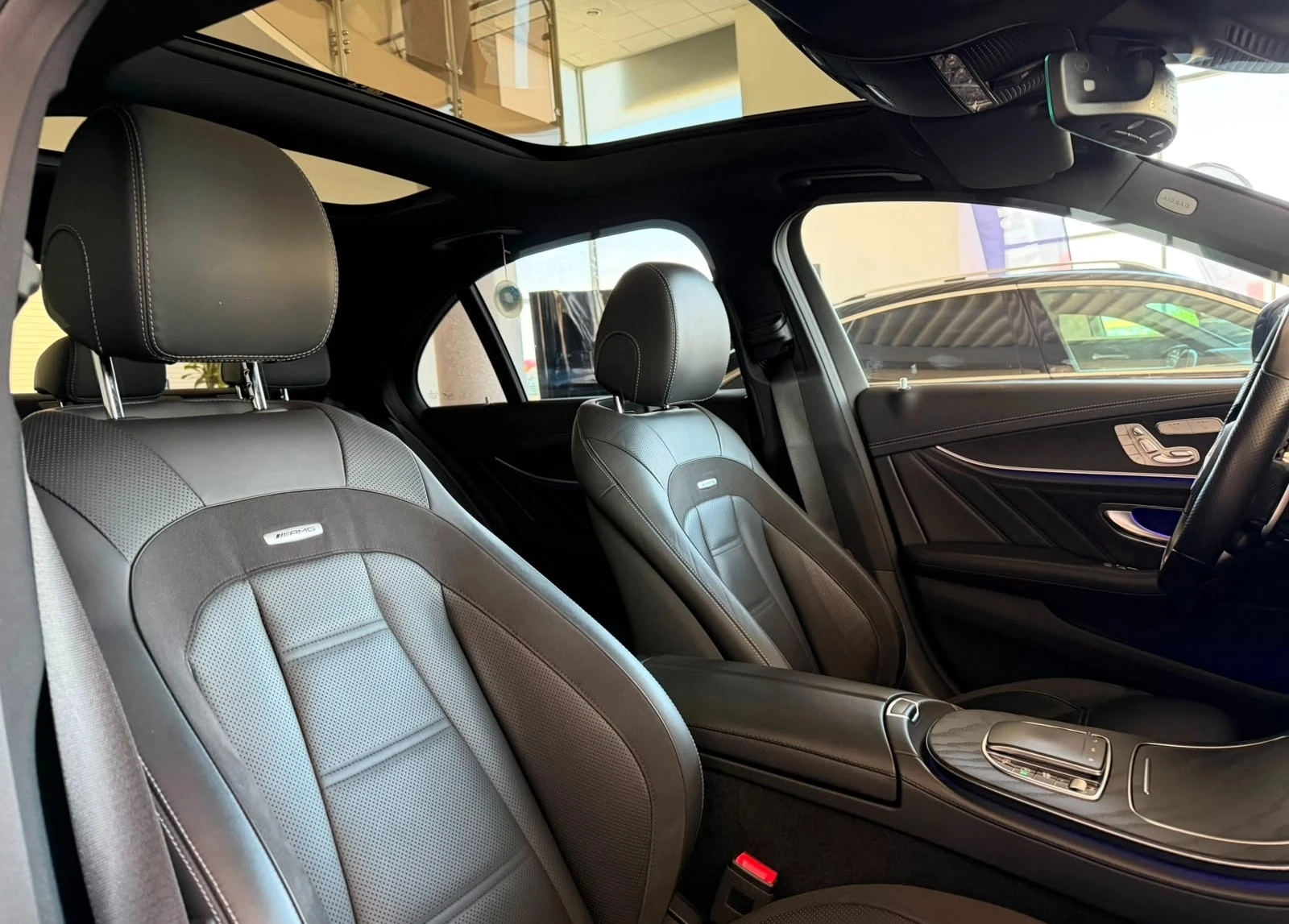 Mercedes-Benz E 53 AMG 4Matic+ , снимка 7 - Автомобили и джипове - 55851909