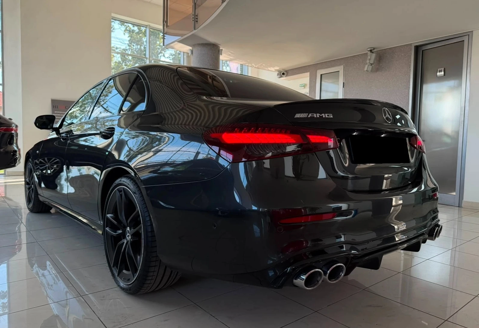 Mercedes-Benz E 53 AMG 4Matic+ , снимка 3 - Автомобили и джипове - 55851909
