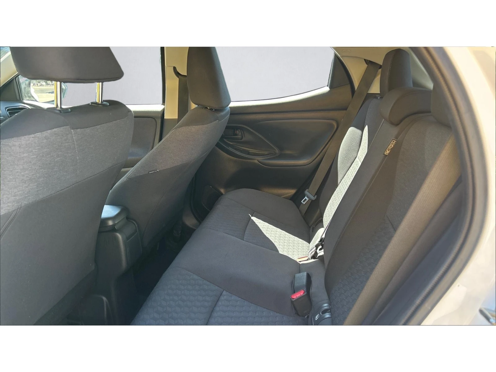 Toyota Yaris ������� ������ �� 200   | Mobile.bg � ����������� 9
