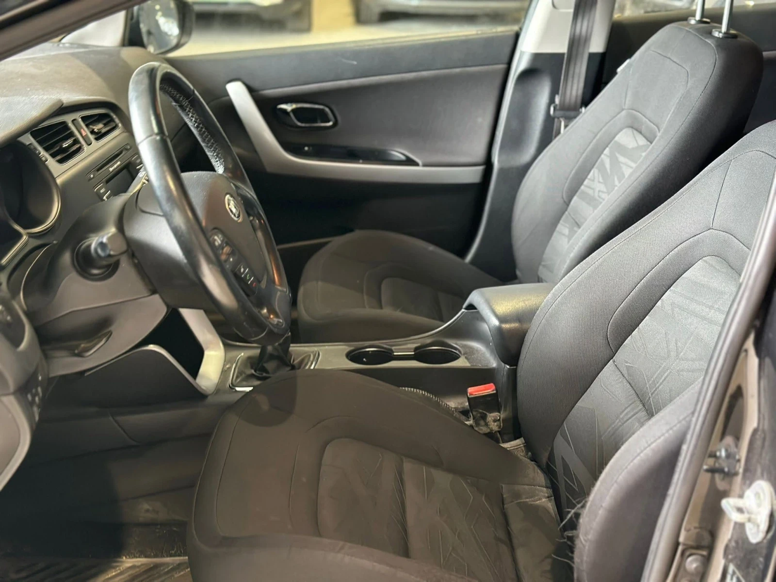 Kia Ceed 1.4 бензин | 100кс | 6 скорости | Климатроник , снимка 12 - Автомобили и джипове - 56139997
