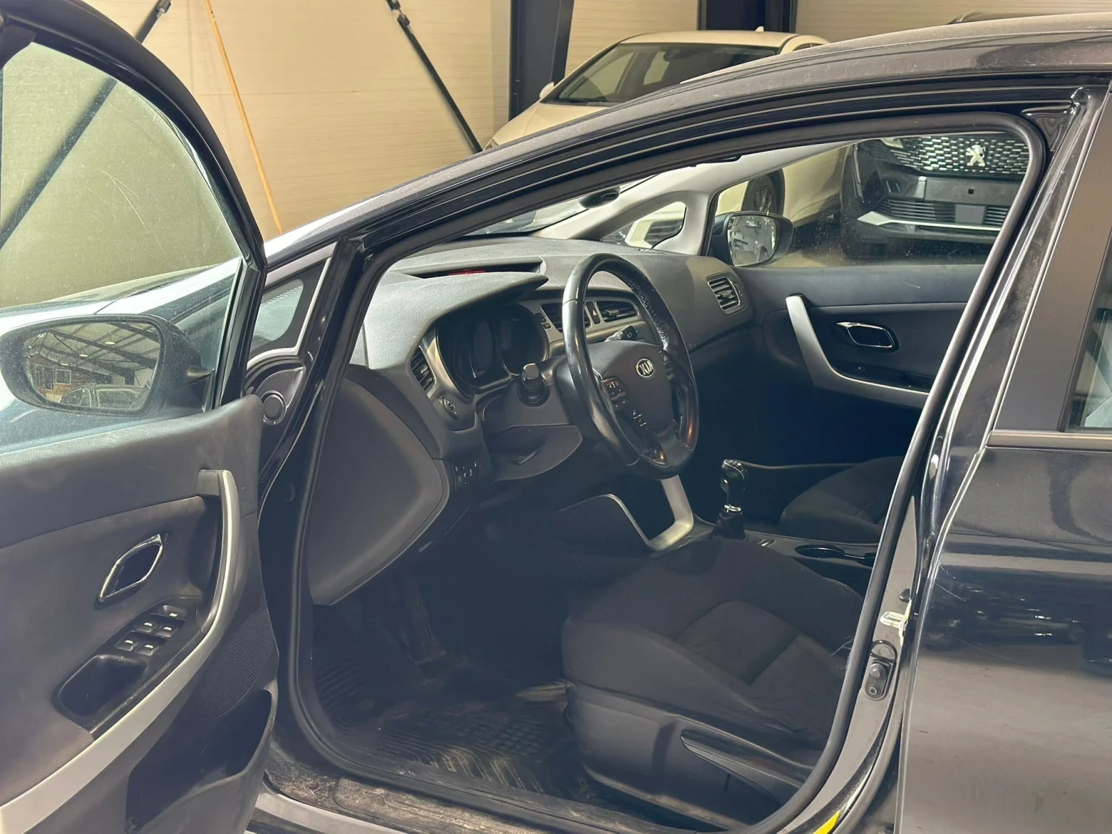 Kia Ceed 1.4 бензин | 100кс | 6 скорости | Климатроник , снимка 11 - Автомобили и джипове - 56139997