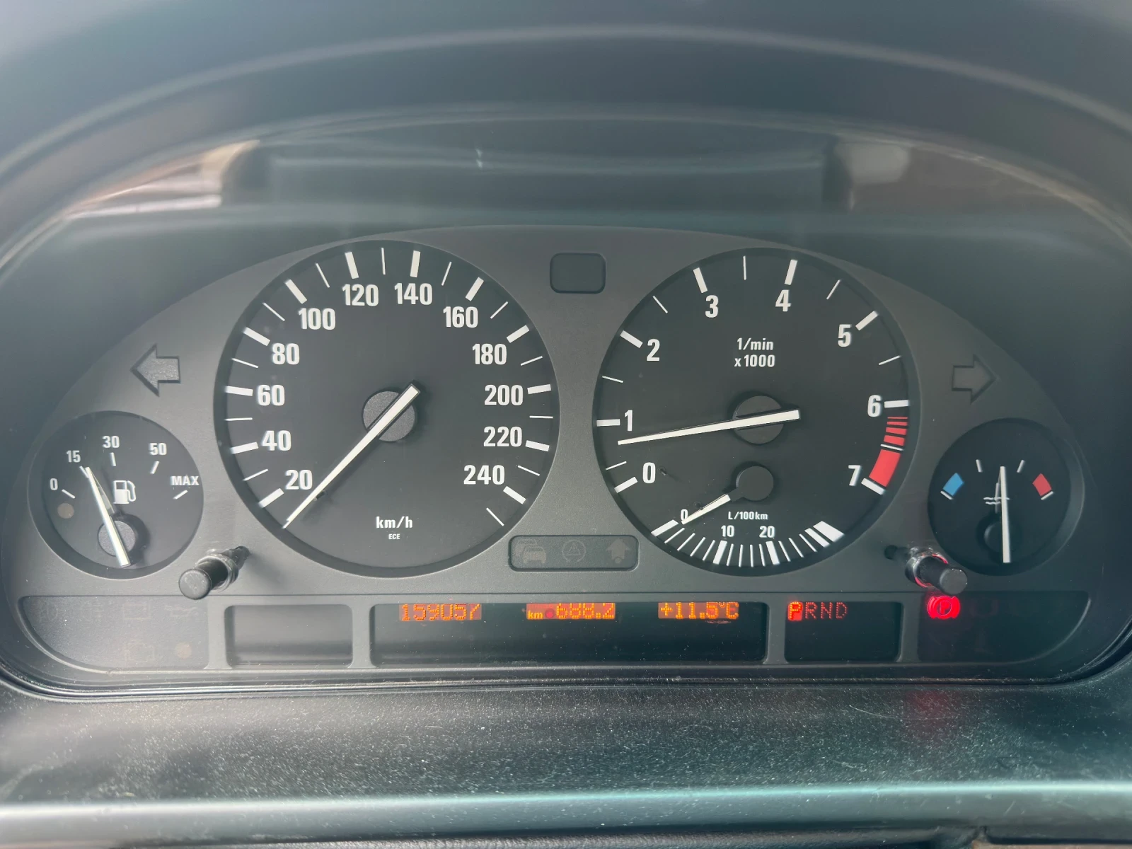 BMW 520 520iA, снимка 13 - Автомобили и джипове - 56734425