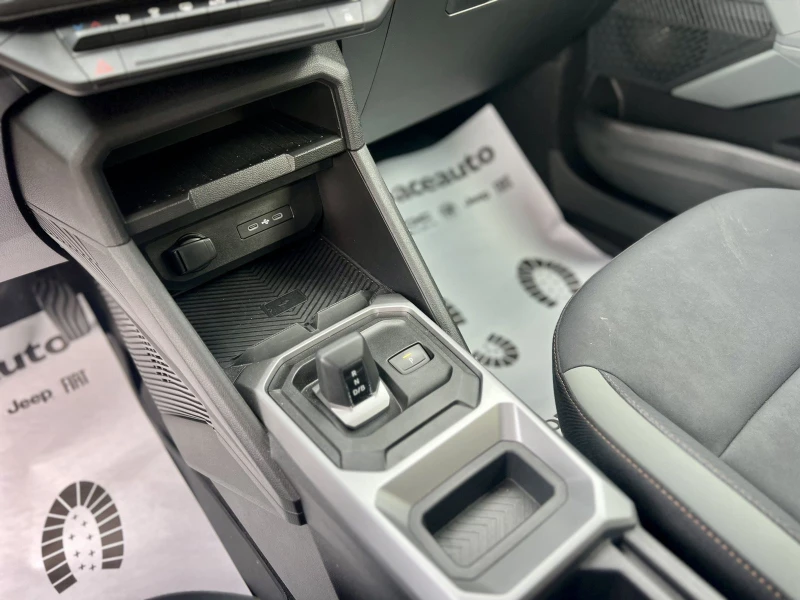 Dacia Duster 1.6 HYBRID / 140 к.с. / ГАРАНЦИЯ, снимка 11 - Автомобили и джипове - 51849596