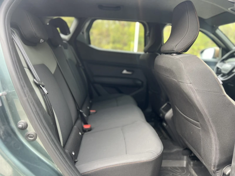 Dacia Duster 1.6 HYBRID / 140 к.с. / ГАРАНЦИЯ, снимка 15 - Автомобили и джипове - 51849596