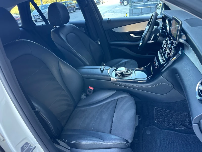 Mercedes-Benz GLC 250 AMG Line / Keyless / 4matic / 204hp, снимка 12 - Автомобили и джипове - 51943895