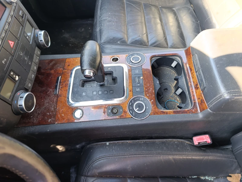 VW Touareg 3.0TDI тип мотор BKS, снимка 15 - Автомобили и джипове - 52233138