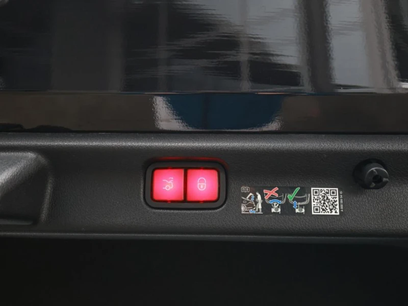 Mercedes-Benz EQE 500/AMG/4-MATIC/AIRMATIC/BURM/DISTRONIC/LED/, снимка 13 - Автомобили и джипове - 53045180